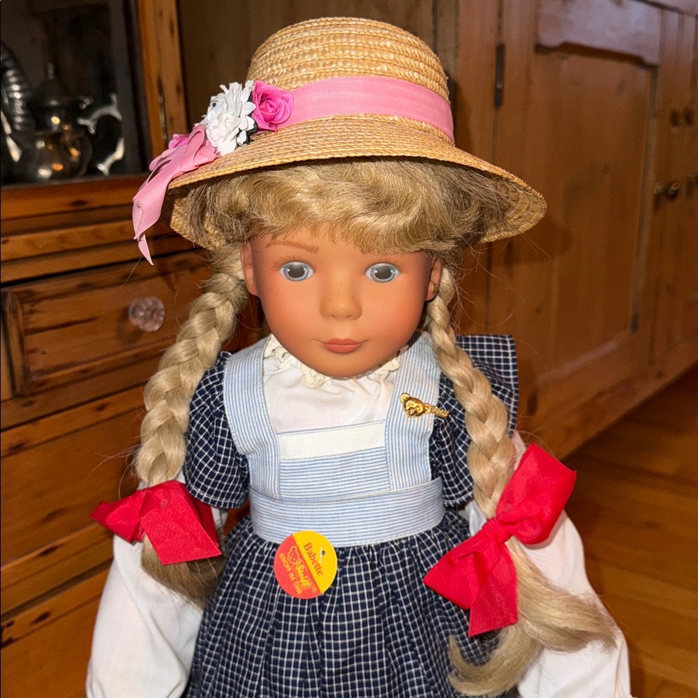 NWT Rare Margarete Steiff “ Babette” Vintage Milkmaid Doll 1987
